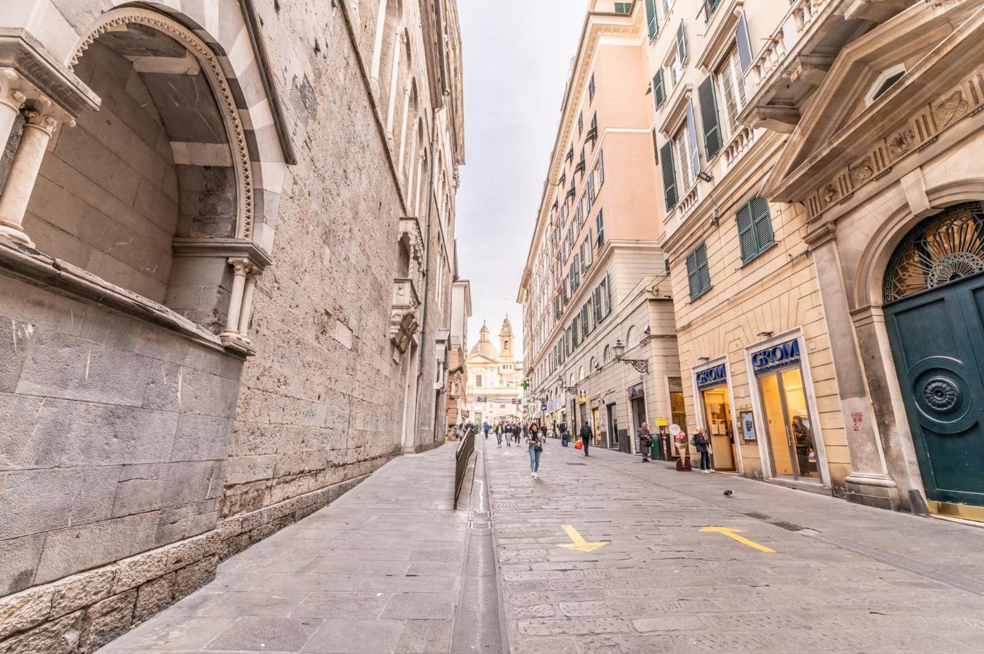 Genova Centro Colonna-Cattedrale Di San Lorenzo Eksteriør billede